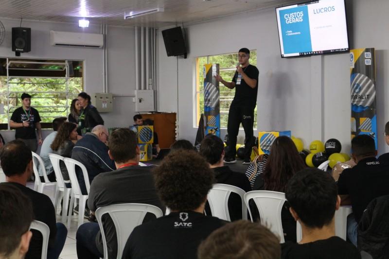 Hackathon Satc 2023 estimula estudantes a encontrarem nova aplicação para resíduos industriais