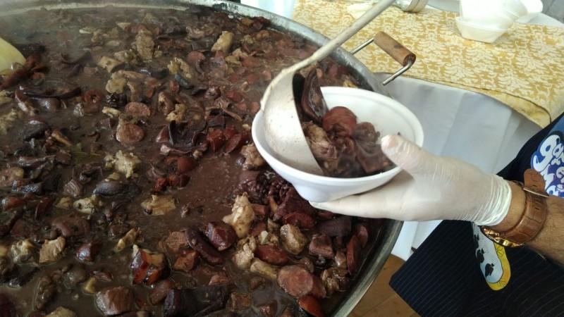 Feijoada Mágica da Nossa Casa é sucesso