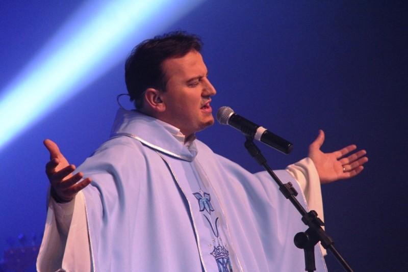 Show itinerante do Padre Ezequiel é transferido para a próxima segunda-feira
