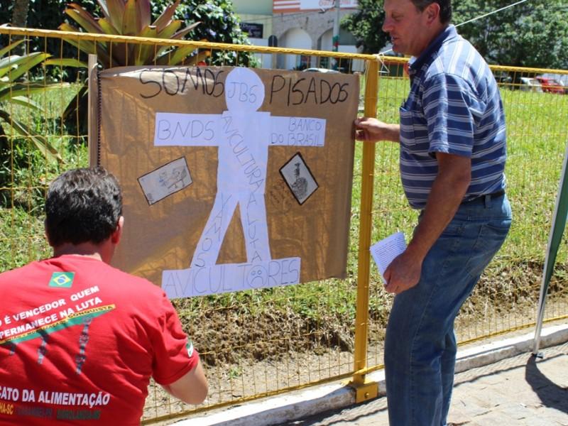 Avicultores e sindicato mobilizados em Forquilhinha 