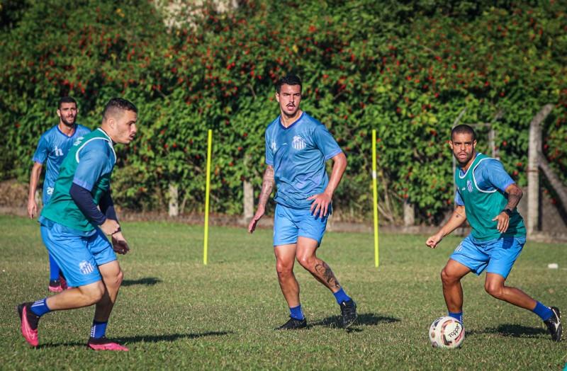 Caravaggio realiza treino técnico em Criciúma 