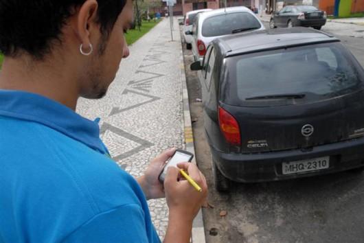 Sistema de estacionamento rotativo volta a funcionar em Criciúma