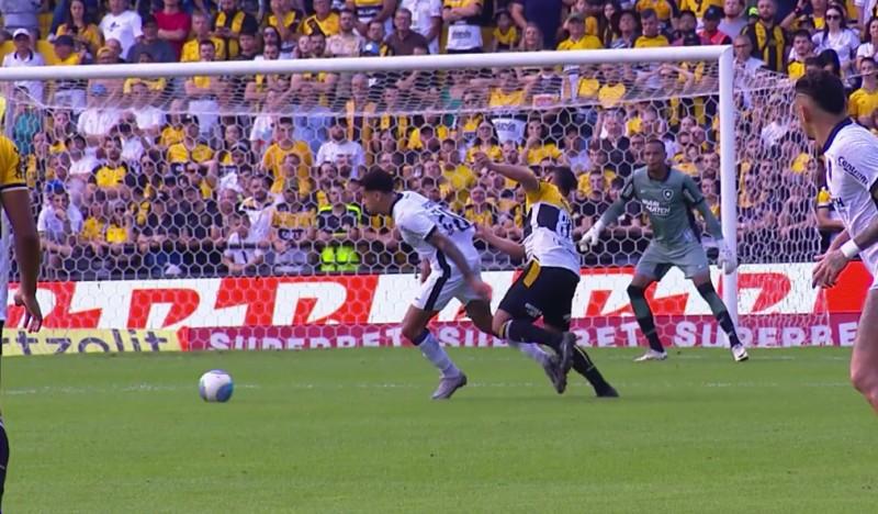 CBF divulga análise de lance em que juiz invalidou gol do Criciúma