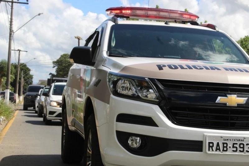 Criminosos invadem casa, rendem moradores e roubam dinheiro em Jaguaruna
