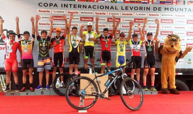 Criciumenses conquistam medalhas em desafios de ciclismo