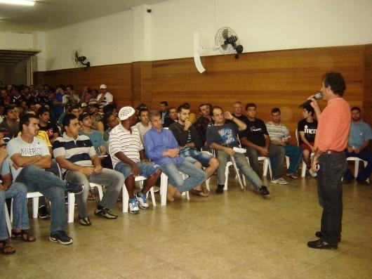 Metalúrgicos rejeitam proposta 