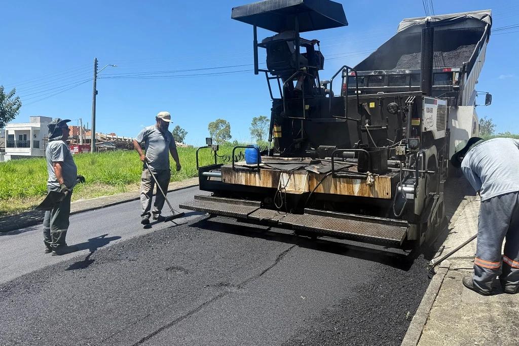 Prefeitura de Criciúma pavimenta mais de 150 ruas em 2025 e projeta obras para 2026