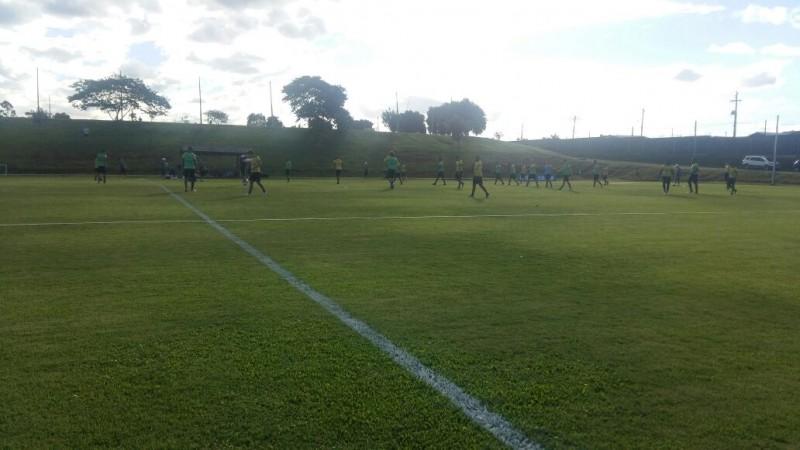 Argel fecha treino na quarta e perde Zé Carlos na estreia em casa