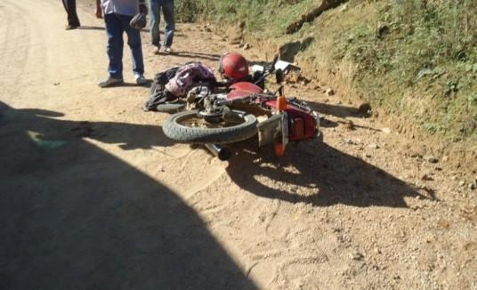 Motociclista fica em estado grave após colisão frontal 