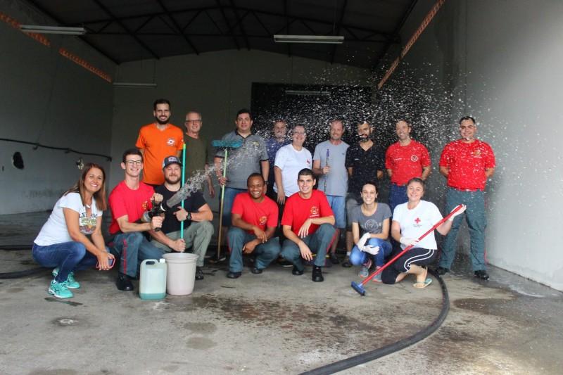 Centro de triagem limpo para receber os agasalhos