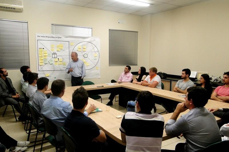 Em ano festivo, AJE tem primeira reunião do ano 