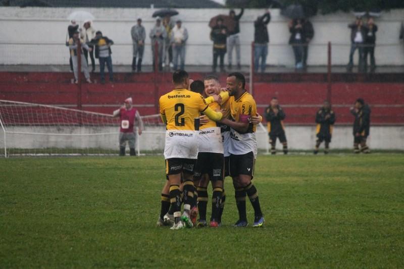 Criciúma garante que cumpriu determinações para usar jogadores sem intervalo mínimo entre partidas