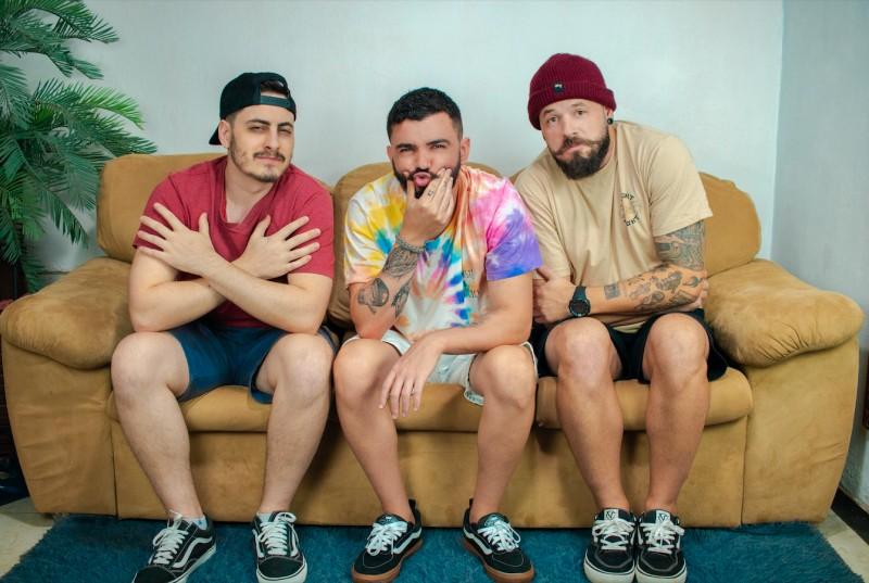 Banda Cacimbá lança música falando sobre um amor de verão