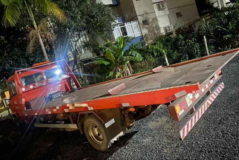 Caminhão guincho é recuperado pela Polícia Militar