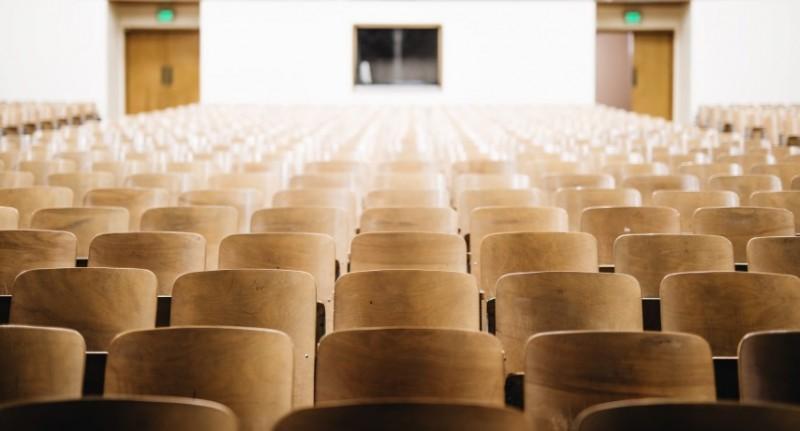 Levantamento aponta que 1,2 milhão de brasileiros com 19 anos não concluíram ensino médio