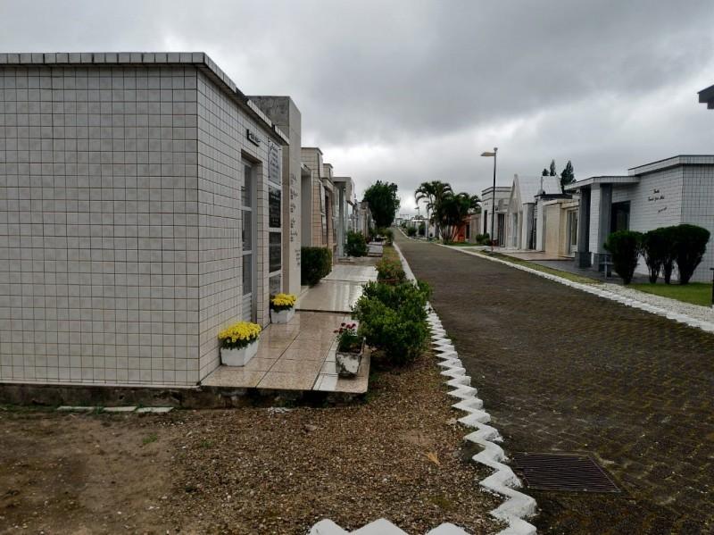 Licitação dos cemitérios é suspensa após ser contestada por empresa