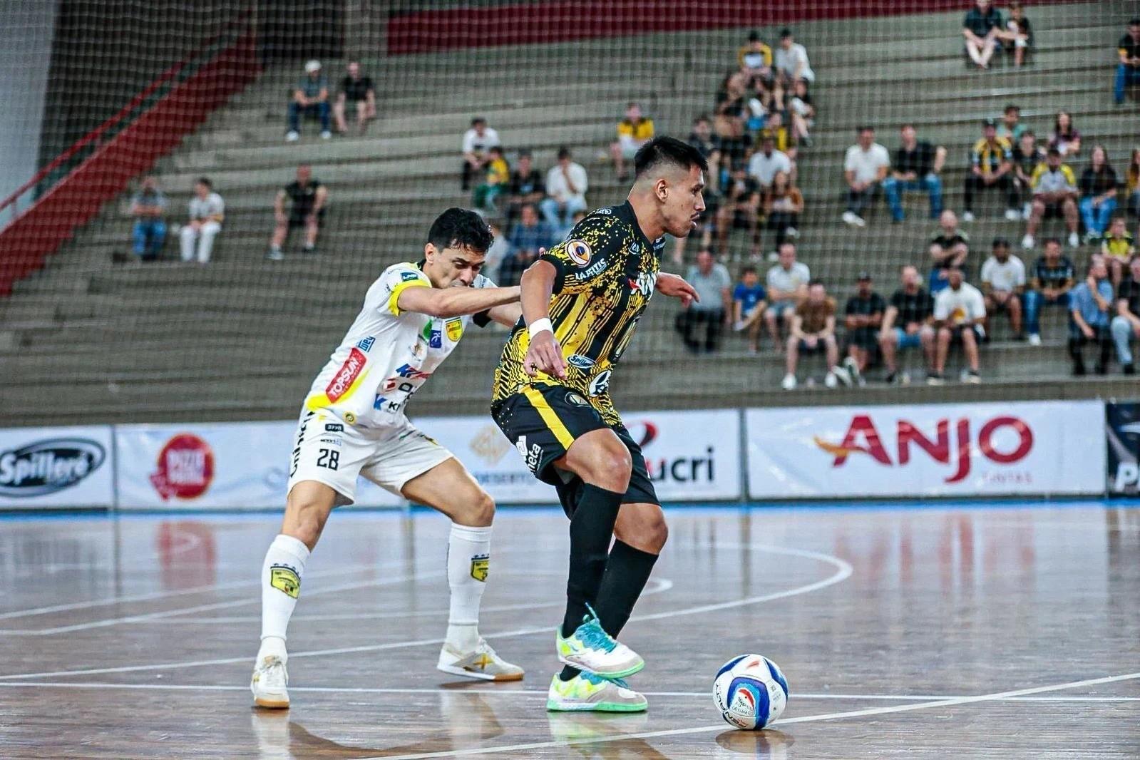 Criciúma Futsal é superado no jogo de ida, mas mantém confiança na classificação