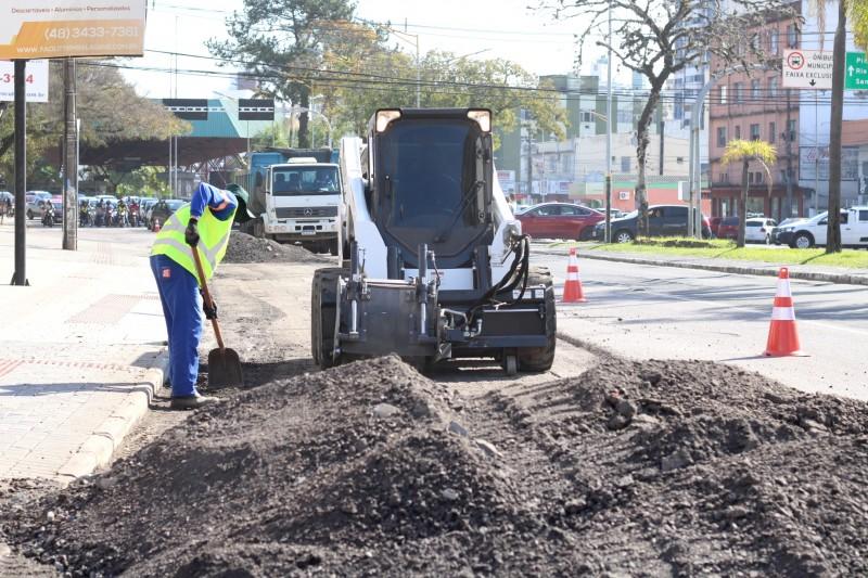 Obras de revitalização da avenida Centenário reiniciam em Criciúma