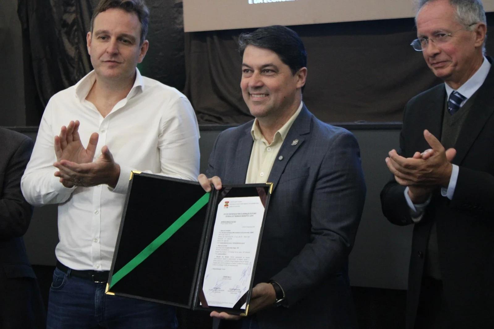 Contrato para elaboração do Plano de Transição Energética Justa é assinado em Criciúma