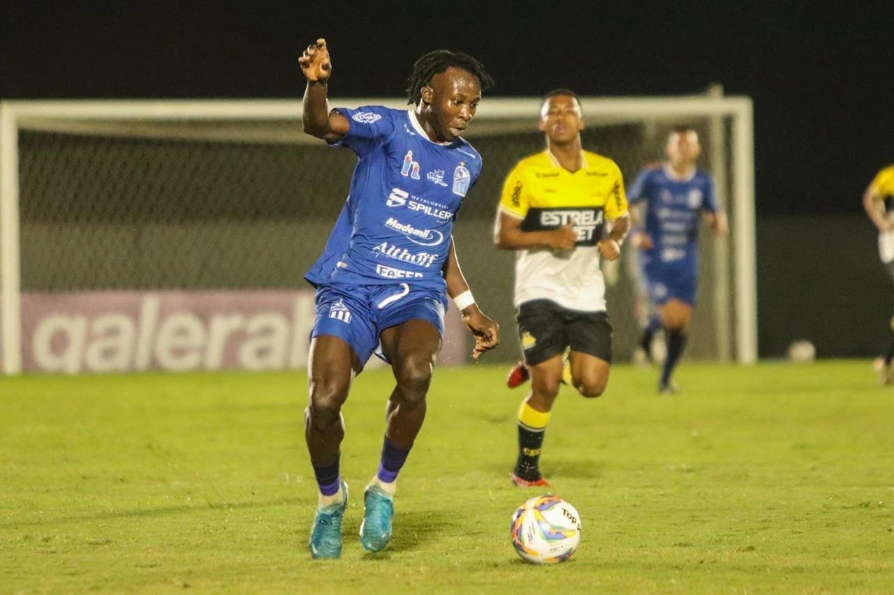 Caravaggio recebe o Camboriú pela Copa Santa Catarina