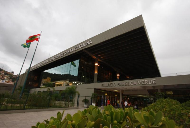 Apoios no segundo turno ao governo já miram cargos como de presidente da Alesc