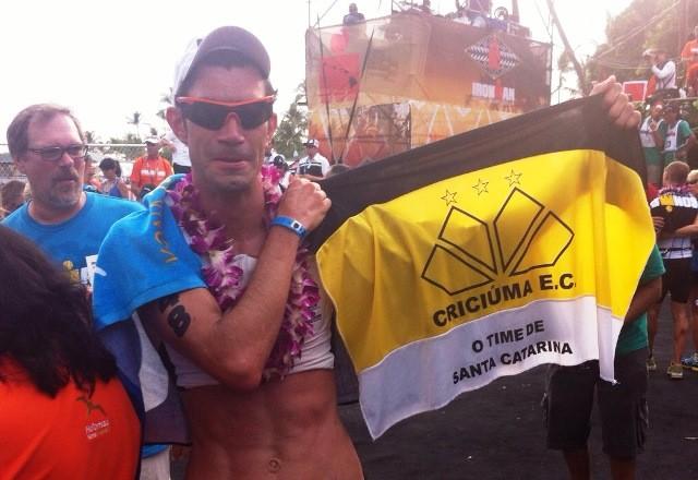 Santiago Mendonça leva bandeira do Tigre ao Ironman