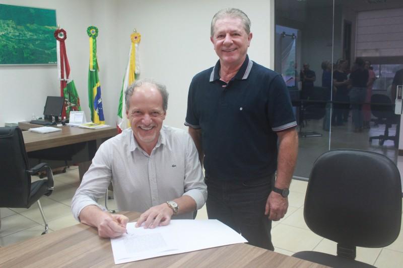 Vice-prefeito assume comando do Executivo de Treviso
