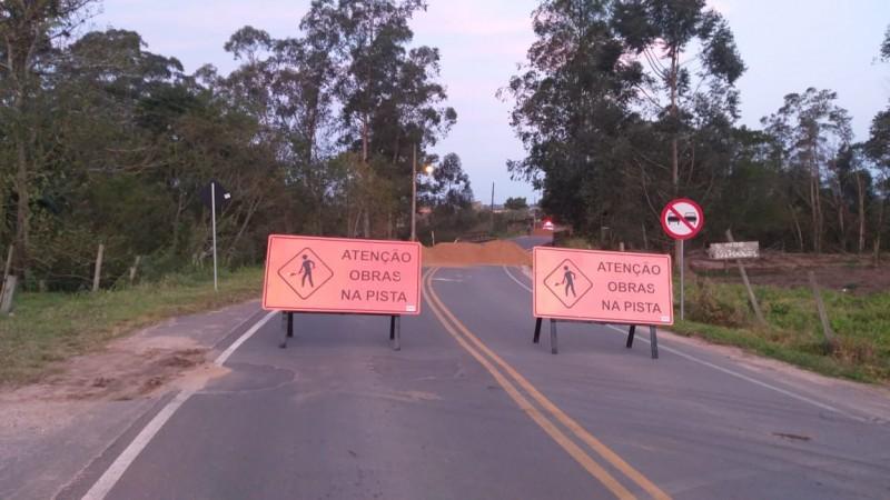 Acesso Sul ao Balneário Rincão é interditado para o trânsito