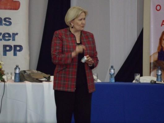 Senadora Ana Amélia Lemos palestra em evento do Partido Progressista