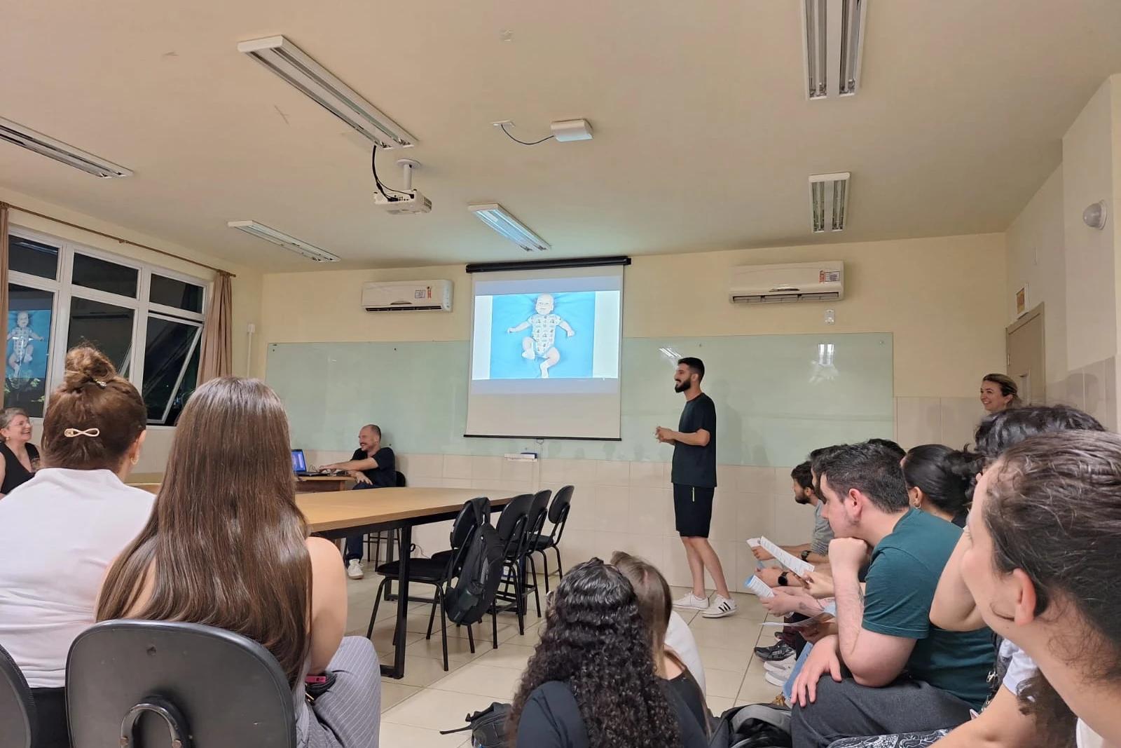 Curso de Design da UniSatc prepara estudantes por meio de projetos