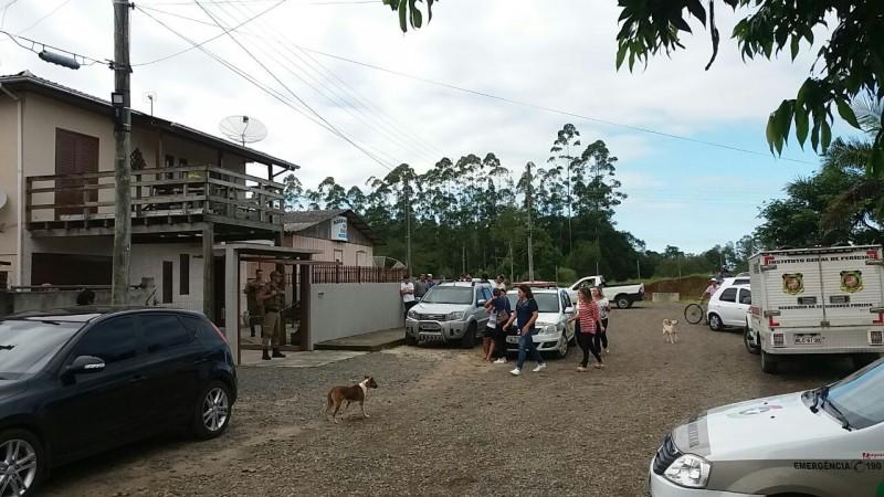 Casal é encontrado morto dentro de casa