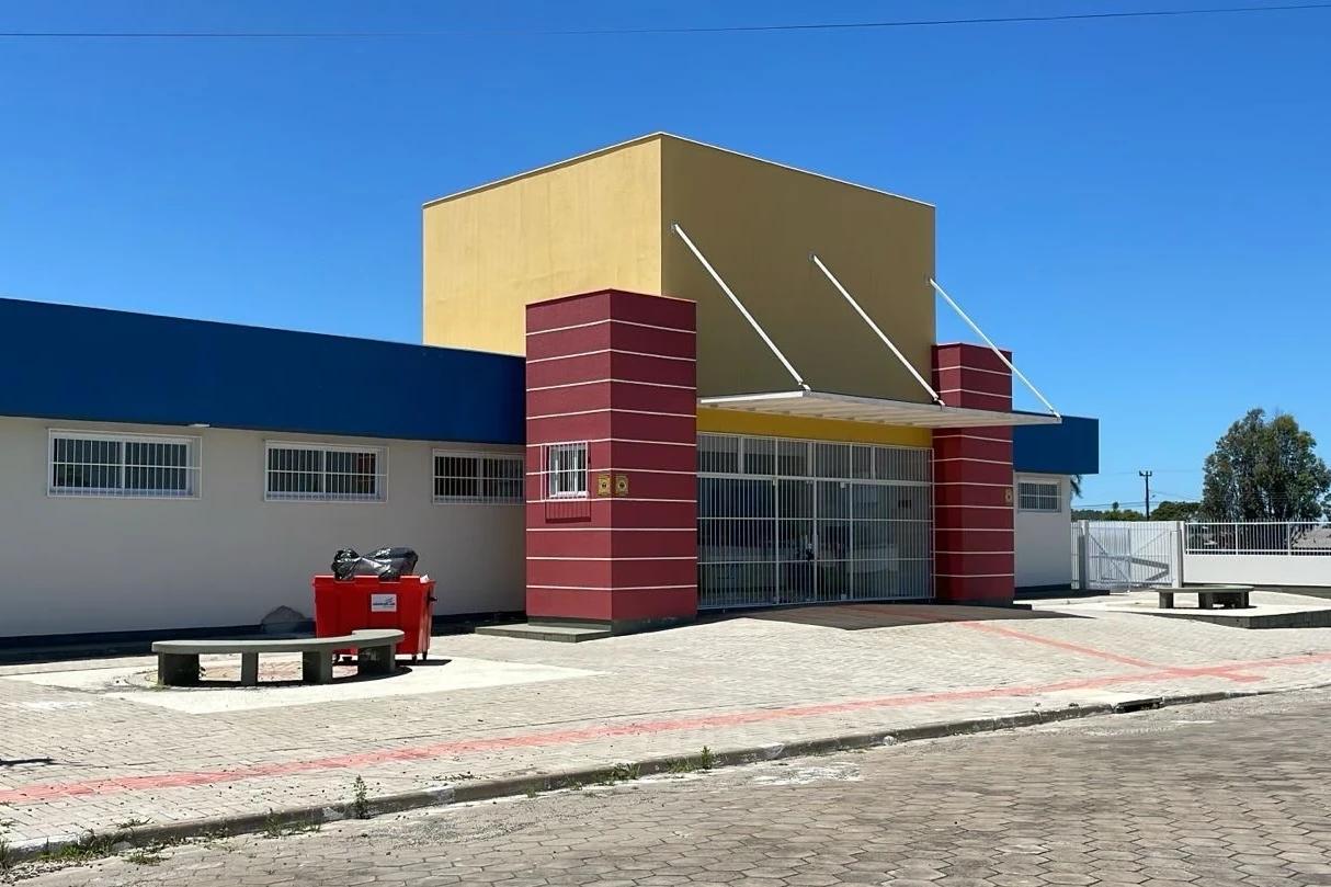 Vereador cobra informações sobre atraso em nova unidade de saúde; espera passa de oito meses