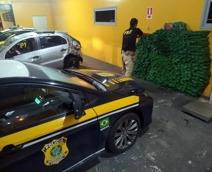 Após perseguição na BR-101, PRF apreende mais de 370 quilos de maconha e haxixe em Joinville