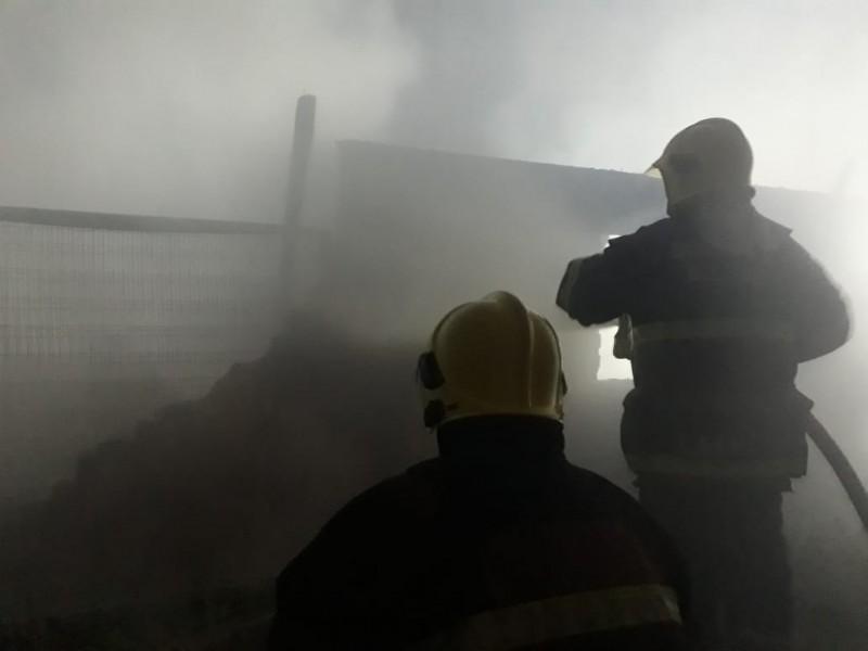 Residência de alvenaria é destruída por incêndio em Criciúma 