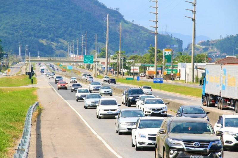 Sul de SC: mais de 190 mil veículos devem passar pela BR-101 no feriado prolongado