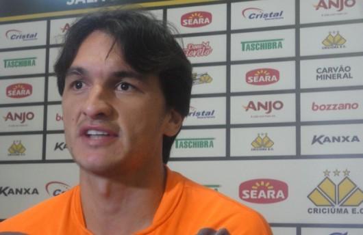 Matheus Ferraz prega Tigre ofensivo no clássico com o Avaí