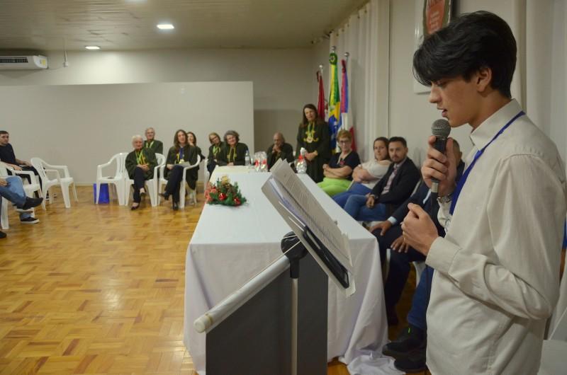 Academia de Letras e Artes de Siderópolis premia vencedores de concurso literário