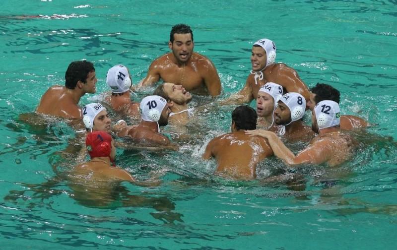 Brasil bate campeões mundiais da Sérvia