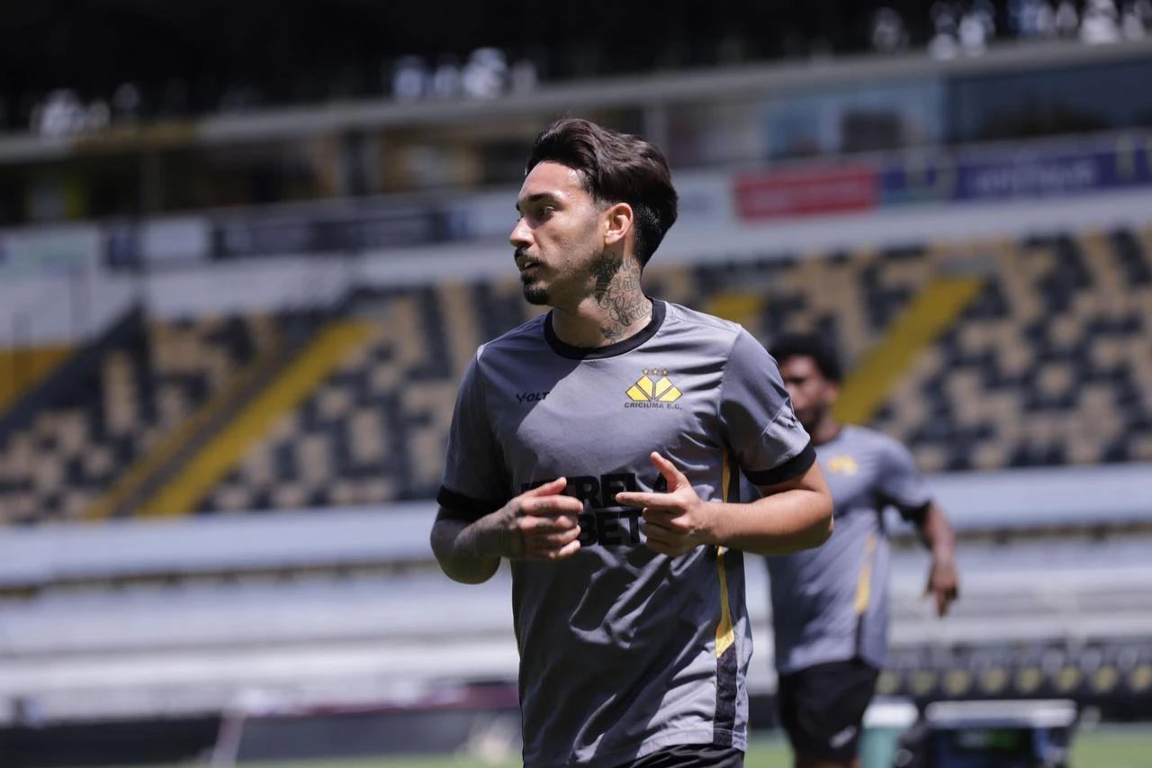 Criciúma realiza treino aberto no Majestoso