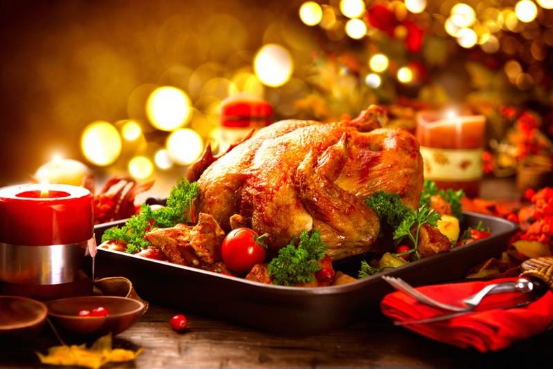 Brasileiros que vão comemorar o Natal pretendem desembolsar, em média, R$ 207 com a ceia