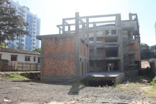 Vereadores visitam estrutura do Complexo Educacional Nereu Guidi