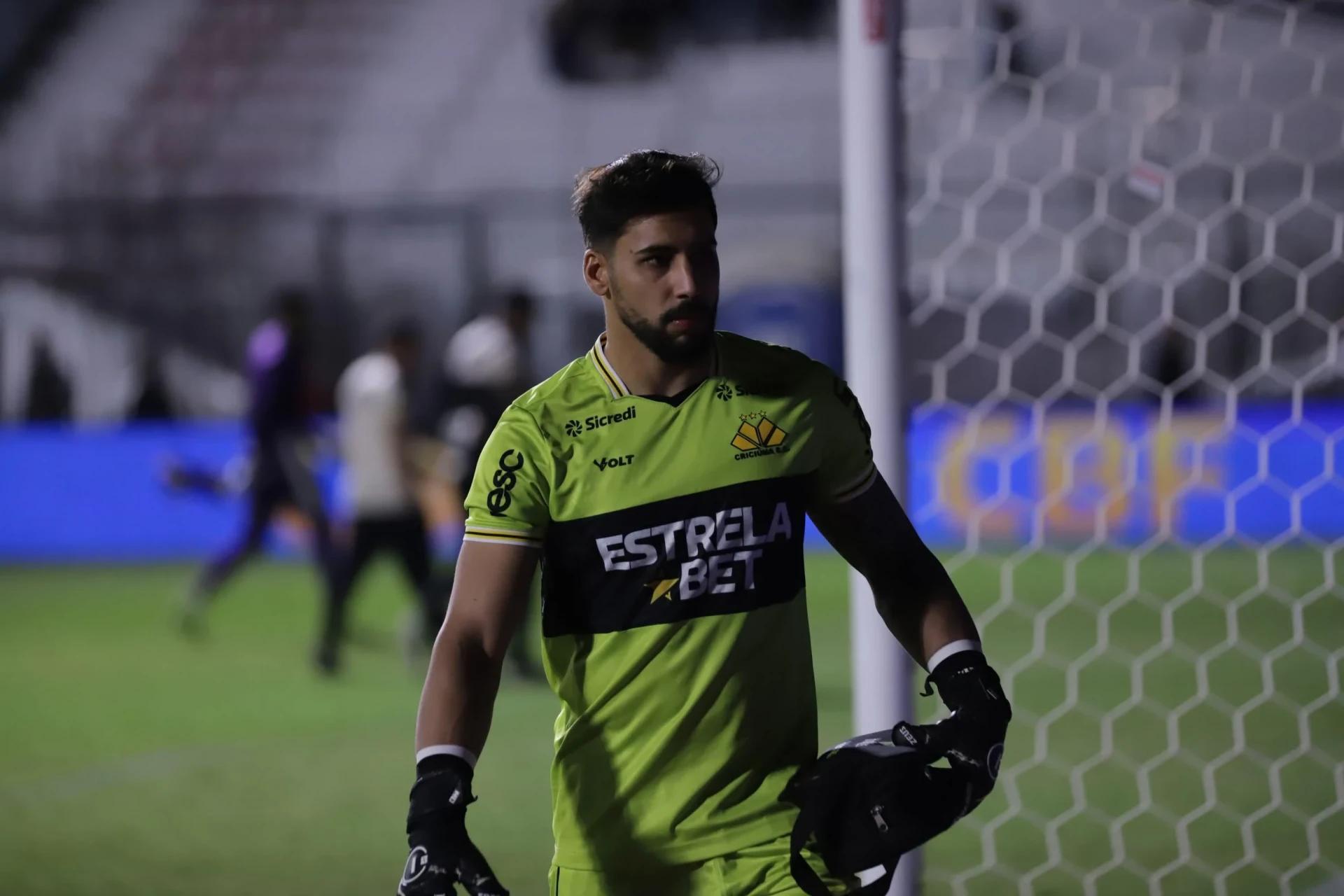 Com atmosfera da torcida, Alisson projeta vitória diante do Novorizontino: ‘Apoio fundamental’