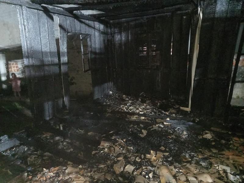 Incêndio destrói casa em Siderópolis