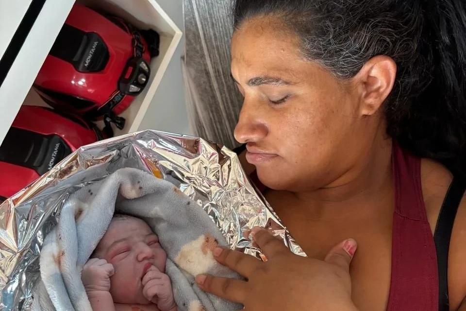 Mulher dá à luz a caminho do hospital em Jaguaruna