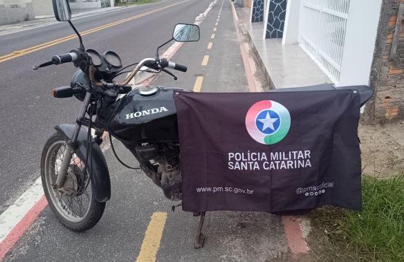 Jovem compra motocicleta furtada e acaba preso em Araranguá 