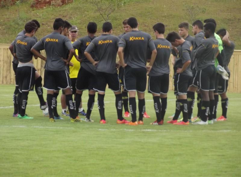 Júnior encara a seleção Sub-20 do Paraguai na Argentina