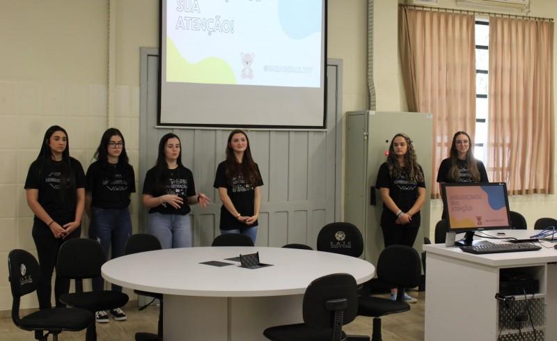 Alunos do técnico em Administração do Colégio Satc apresentam resultados do projeto ‘Garage Sale’