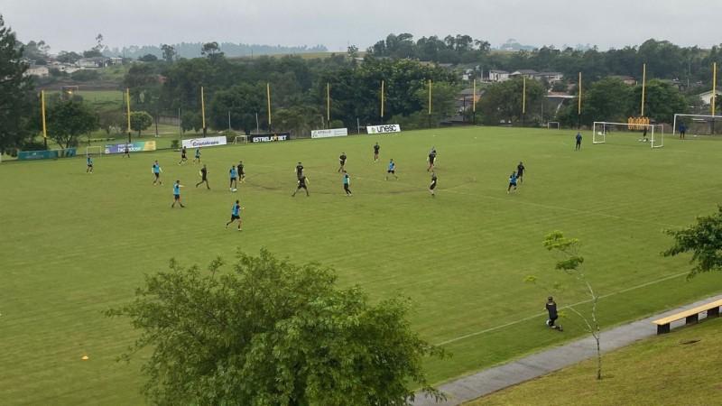 Tencati realiza treino coletivo e encaminha Tigre 