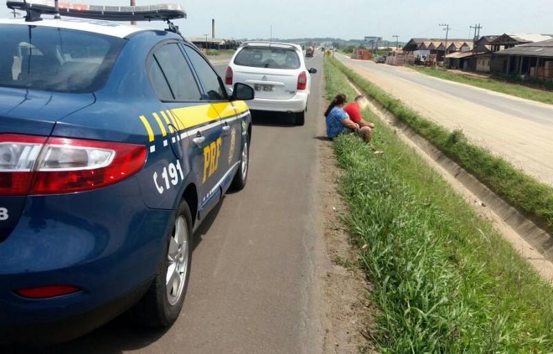 Na BR-101, Polícia Rodoviária Federal recupera veículo roubado