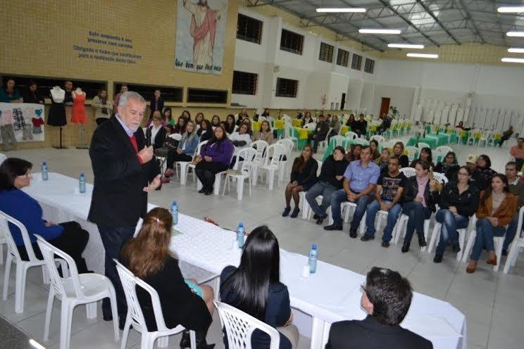 Alunos concluem cursos profissionalizantes 